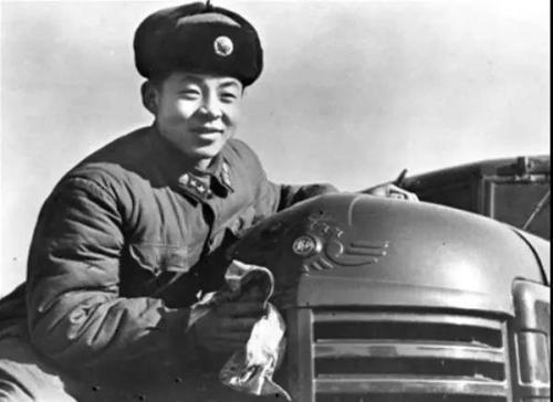 雷锋牺牲视频,永恒的奉献精神